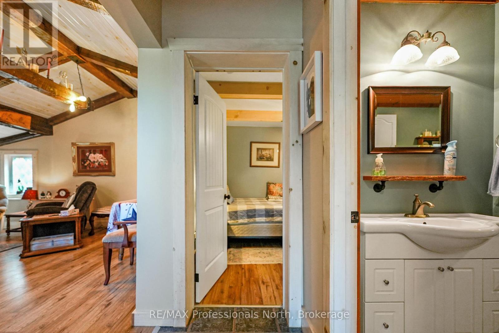 203 Burleigh Street Property Photo 16