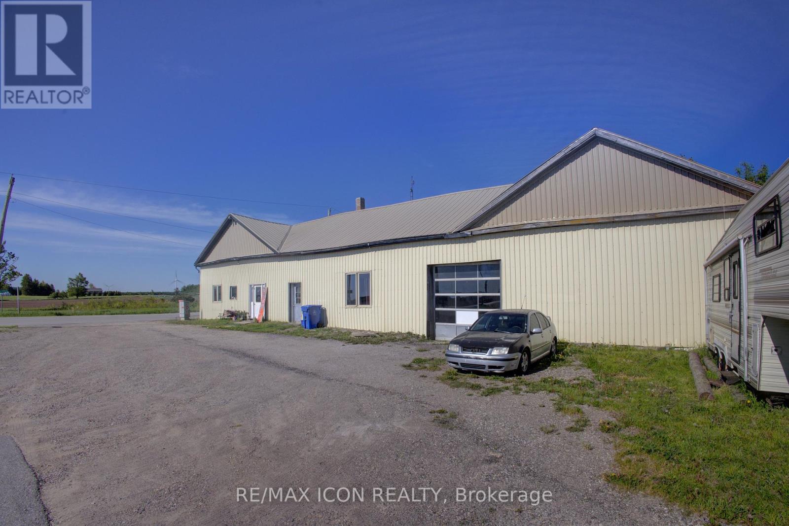 518306 County 124 Road Property Photo 2