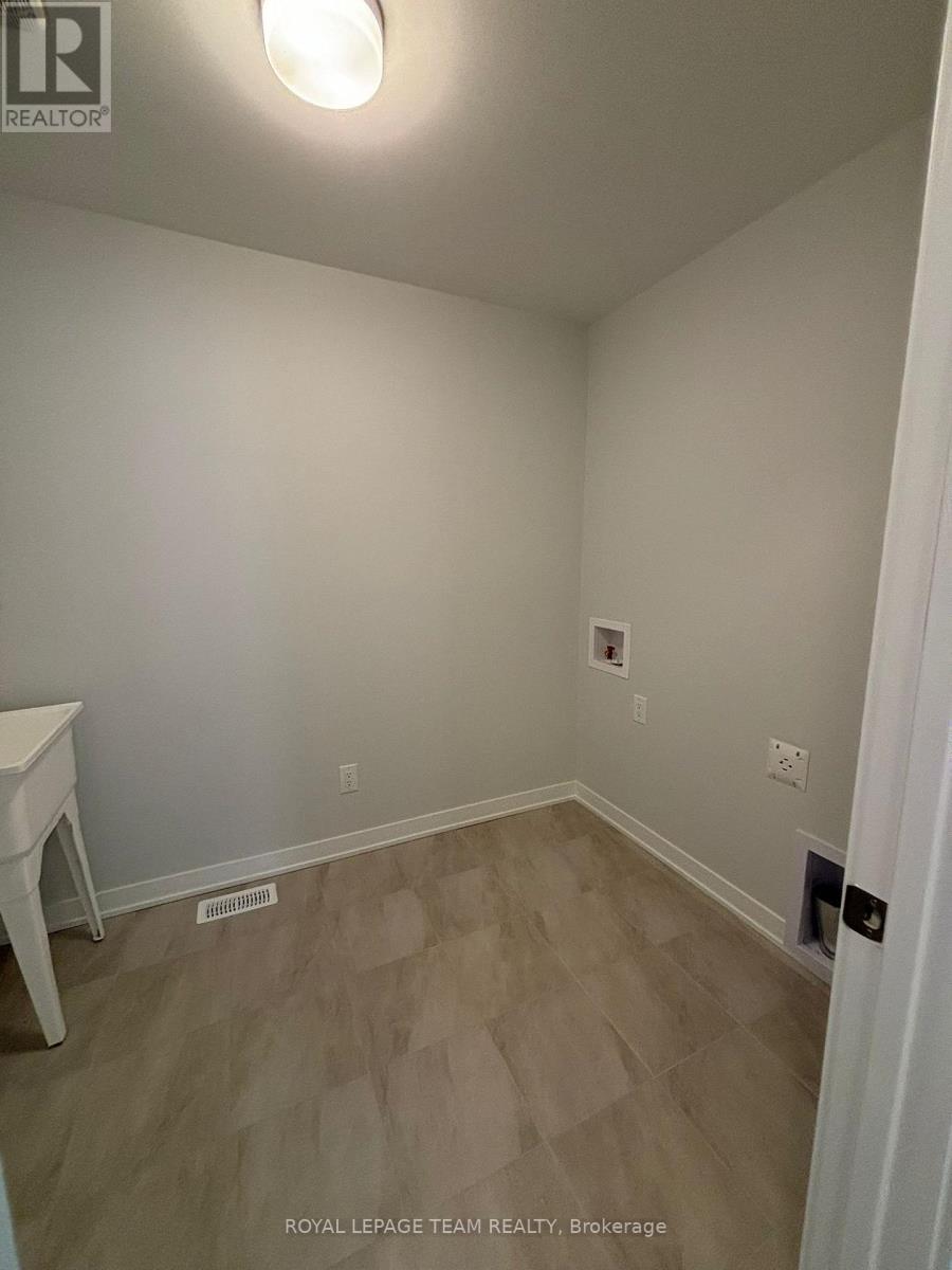 420 Meynell Street Property Photo 20
