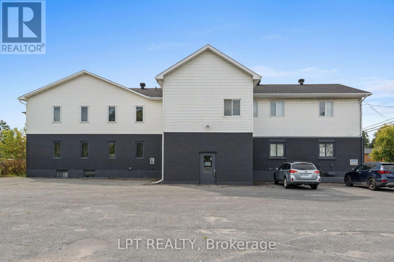 457 Main Street Property Photo 15
