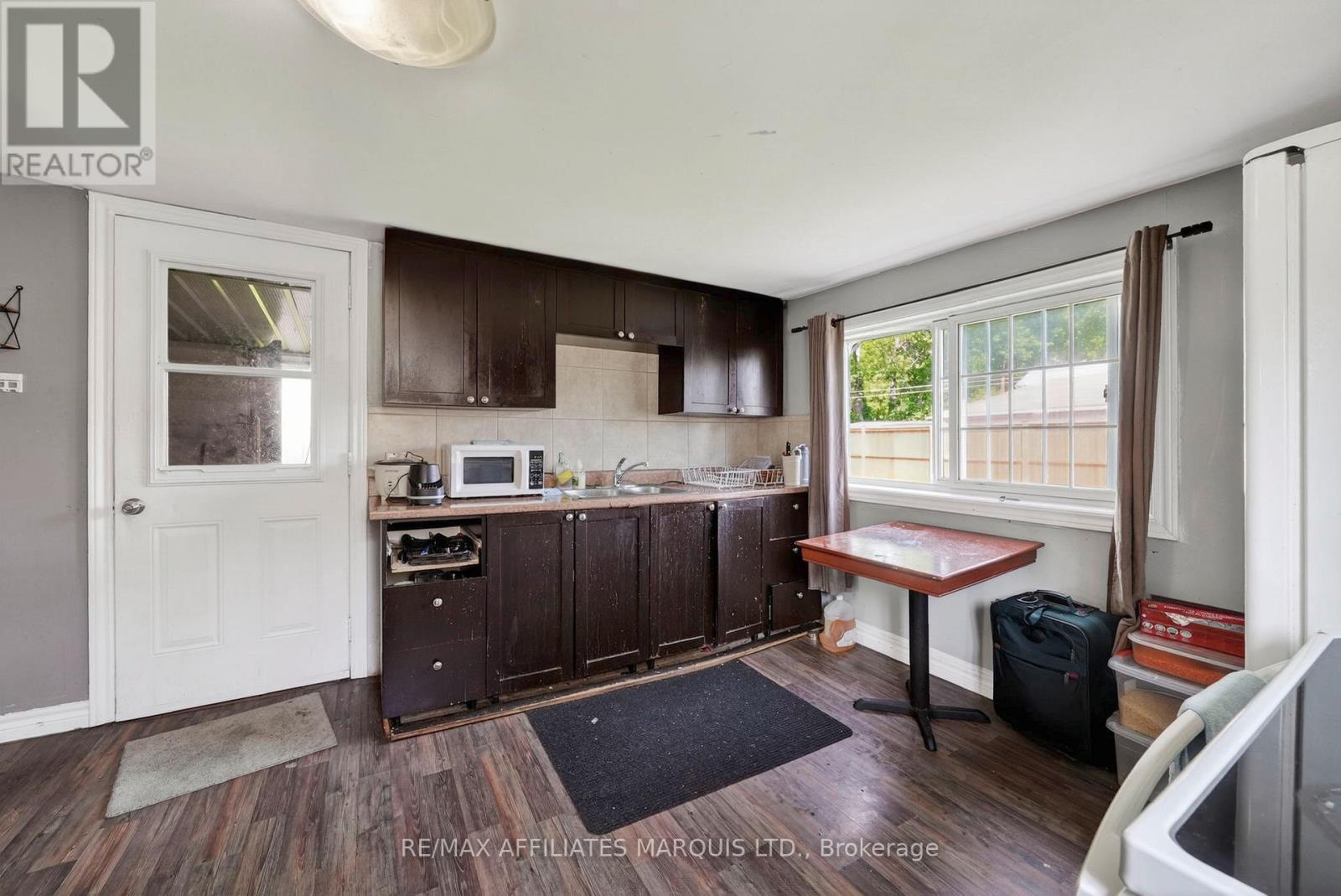 117 Sixth Street W Property Photo 9