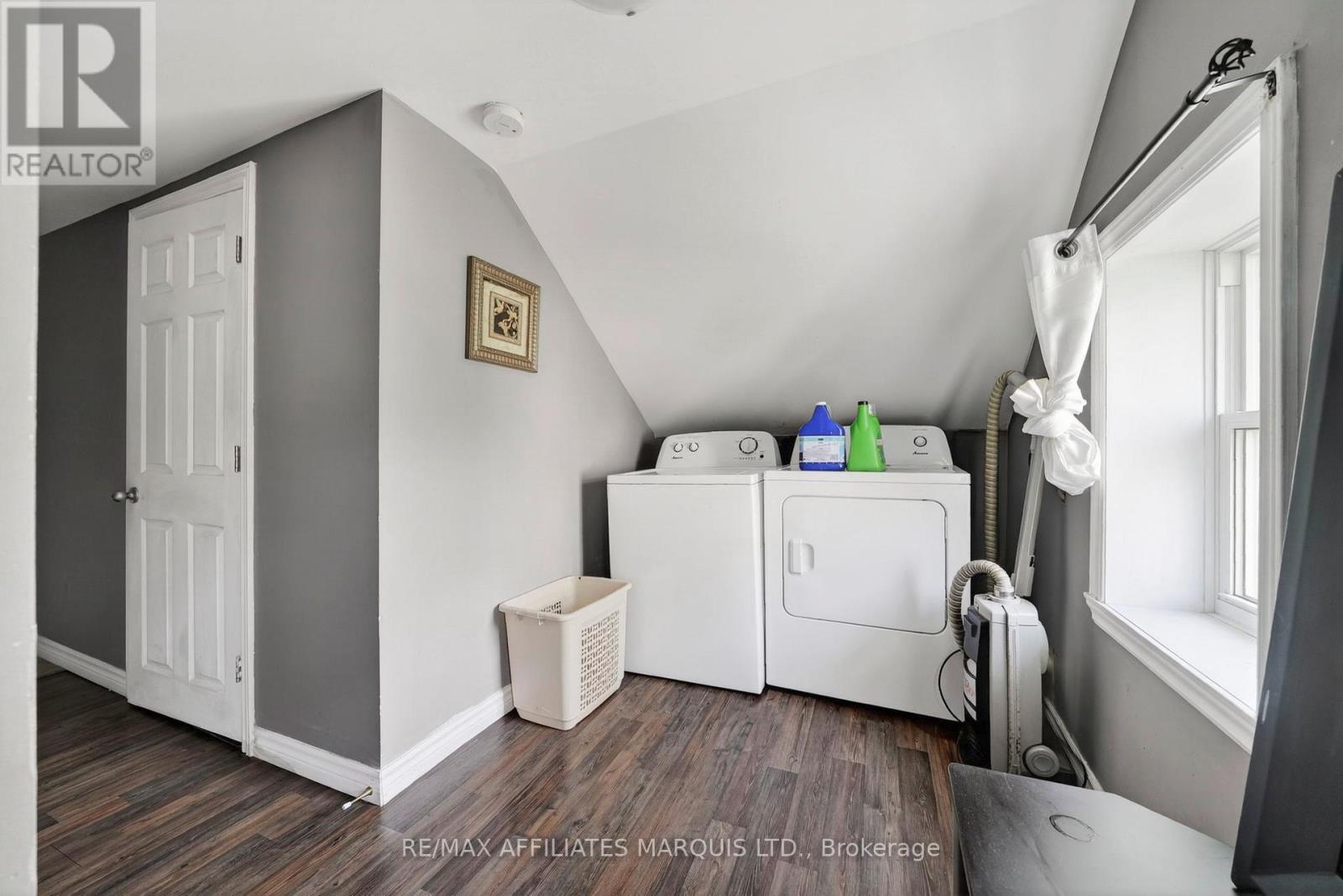 117 Sixth Street W Property Photo 14