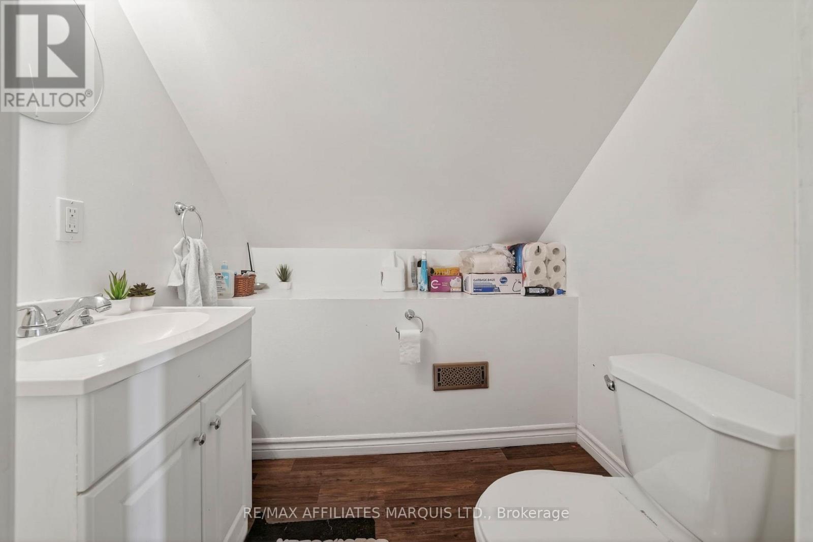 117 Sixth Street W Property Photo 15