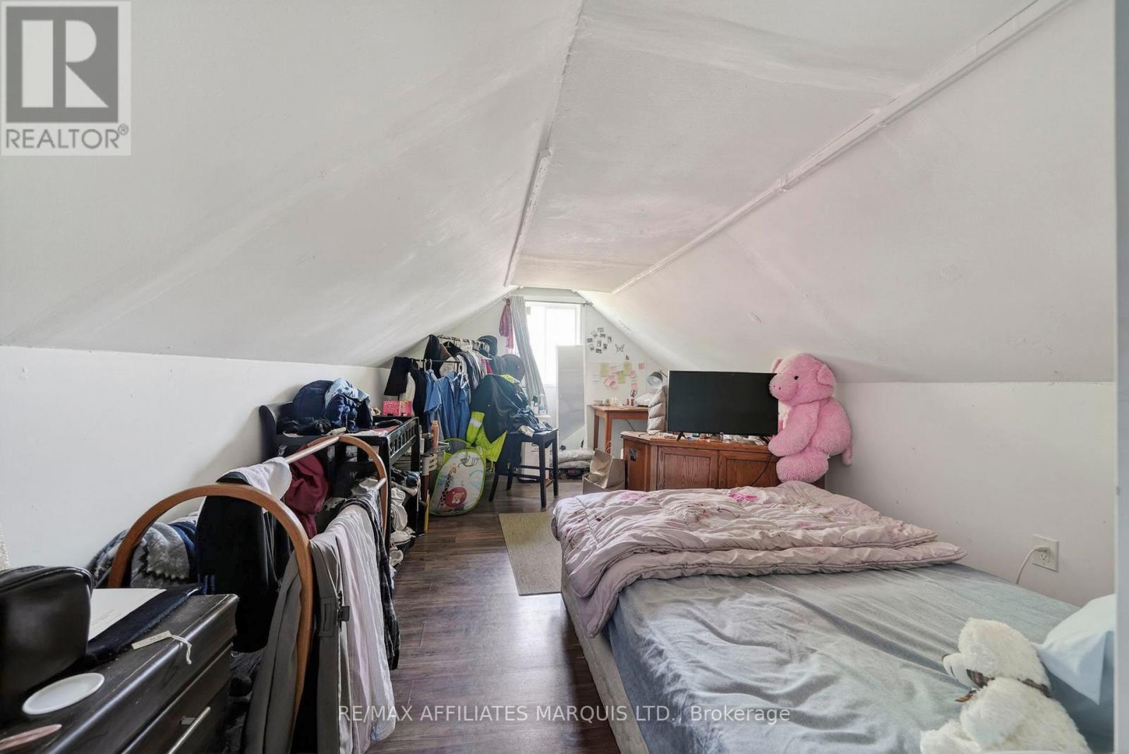 117 Sixth Street W Property Photo 18