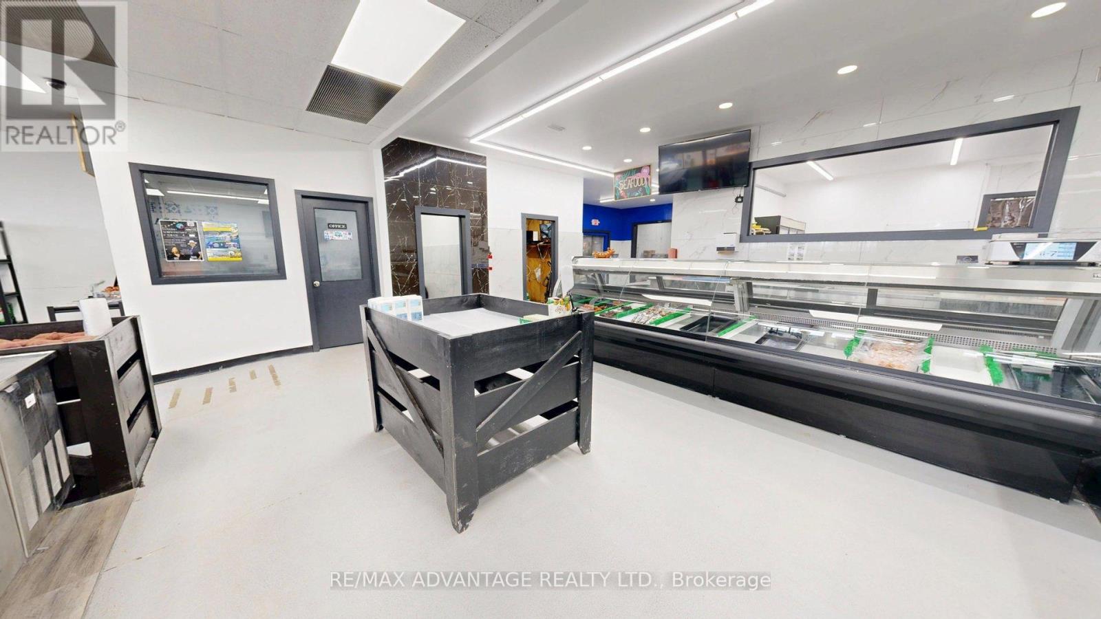 430 First Street Property Photo 18