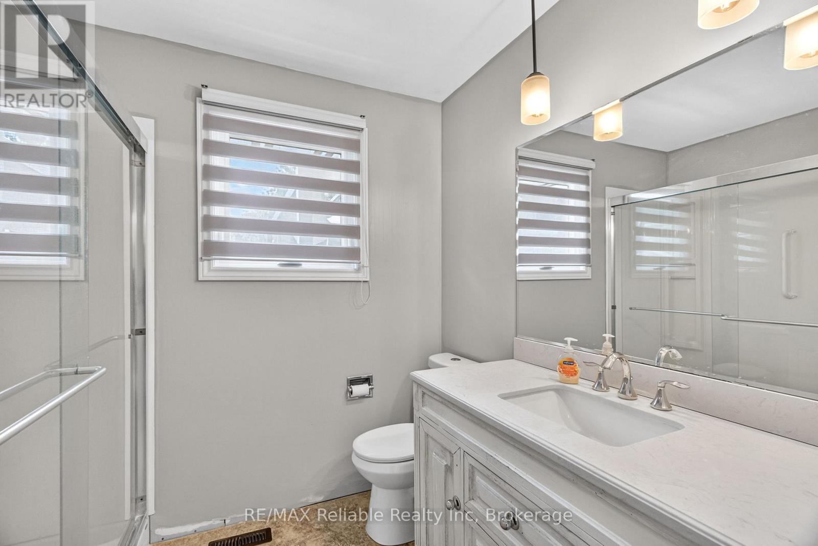 182 Jarvis Street S Property Photo 15