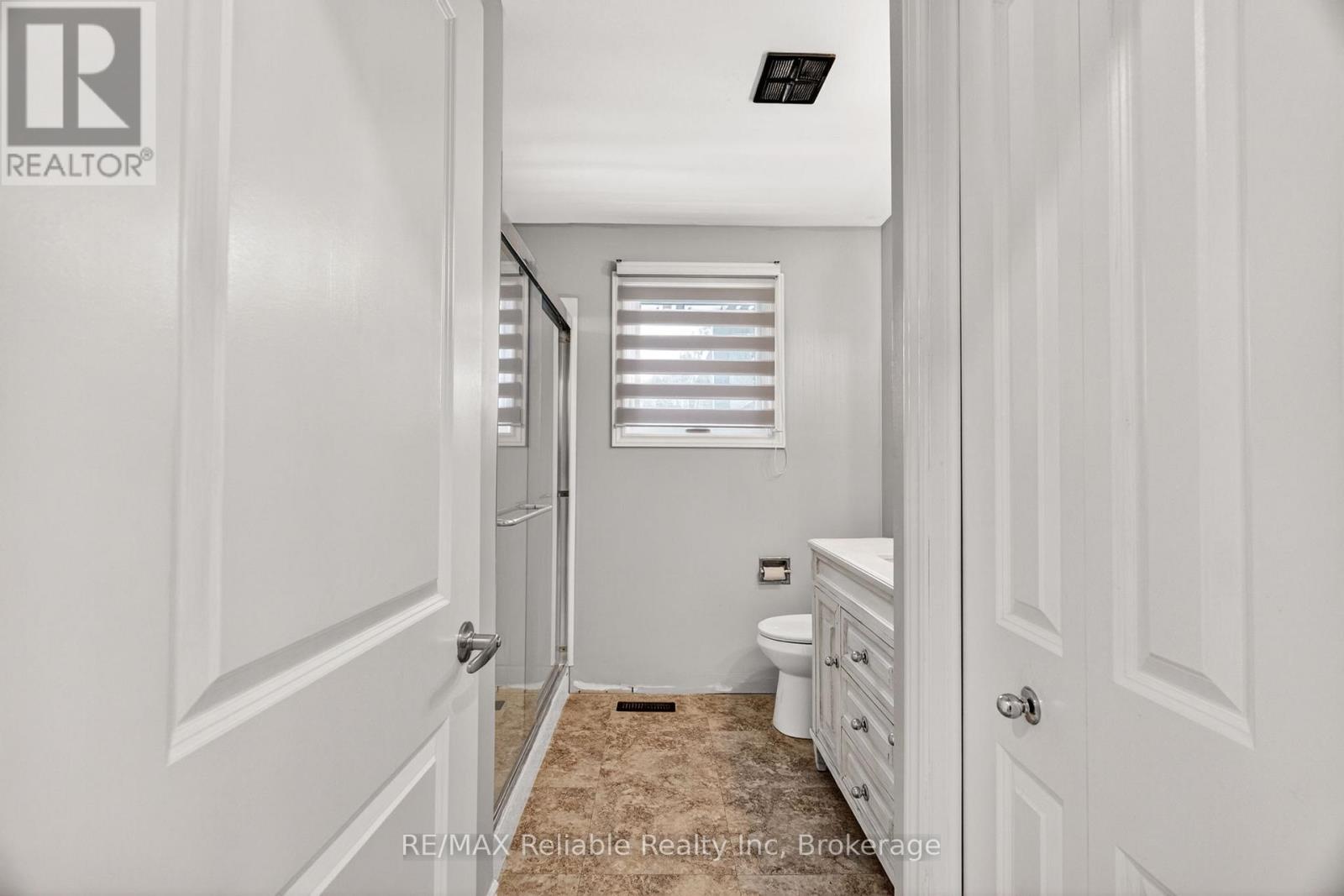 182 Jarvis Street S Property Photo 16
