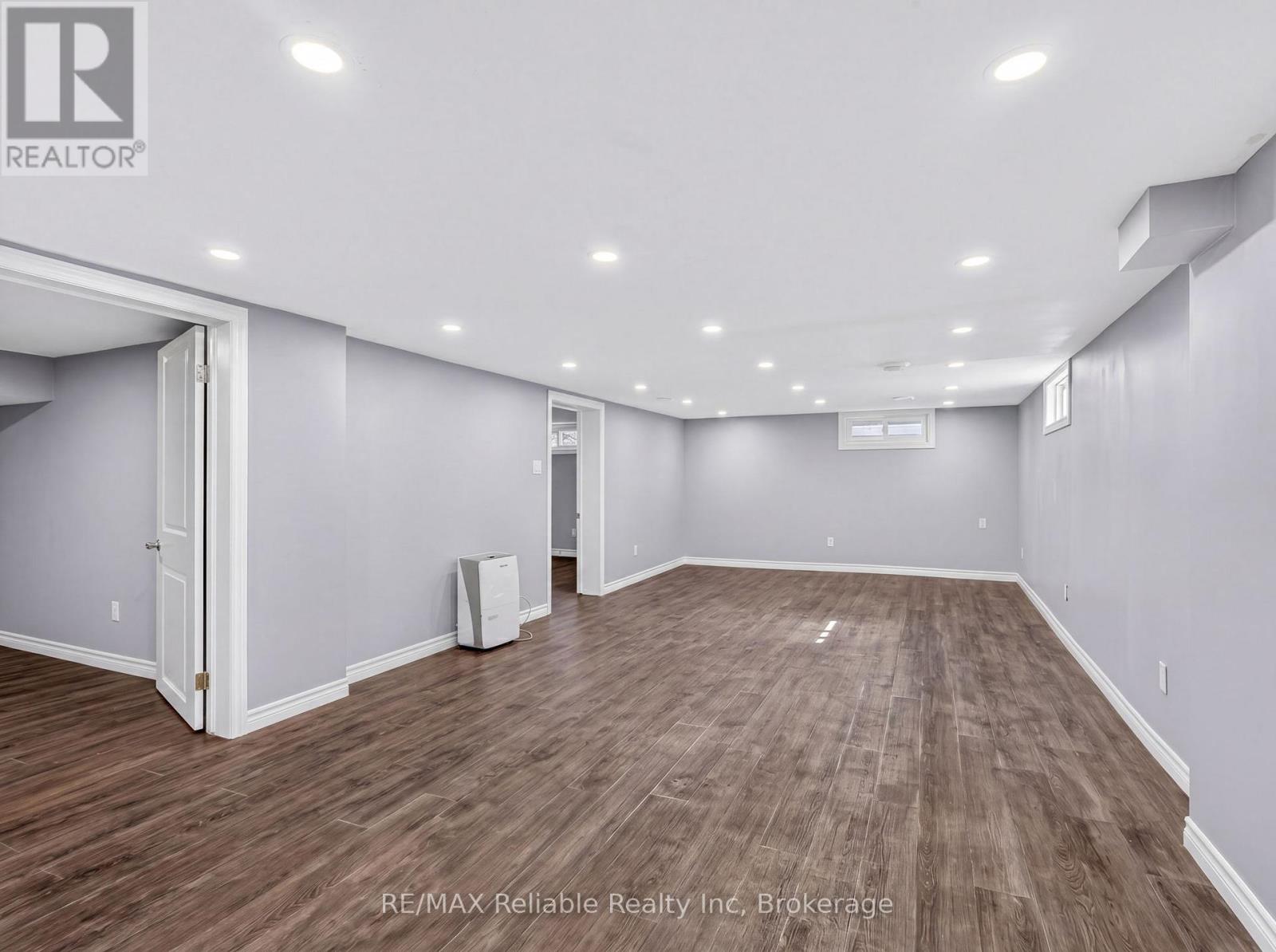 182 Jarvis Street S Property Photo 21