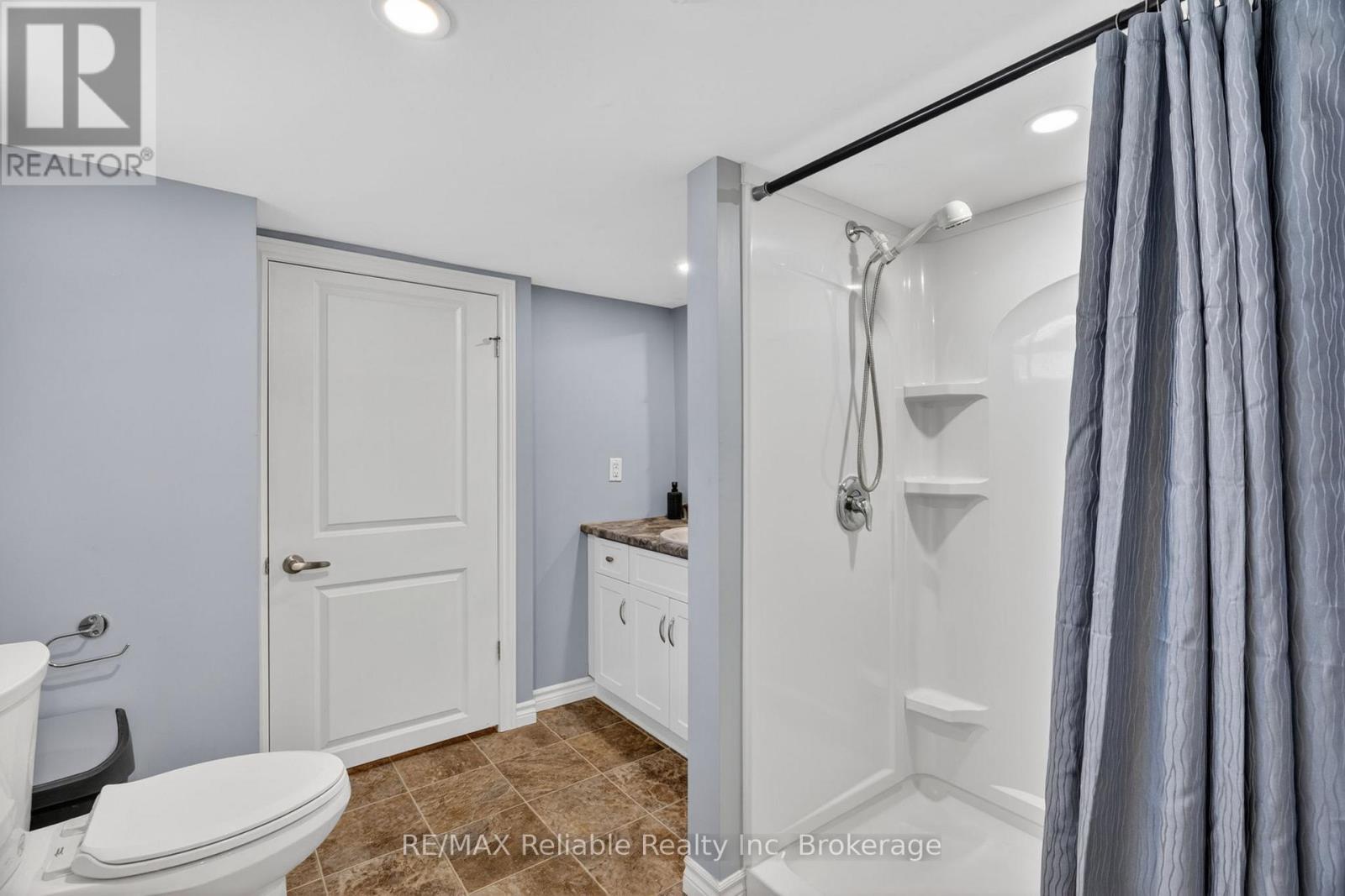 182 Jarvis Street S Property Photo 23