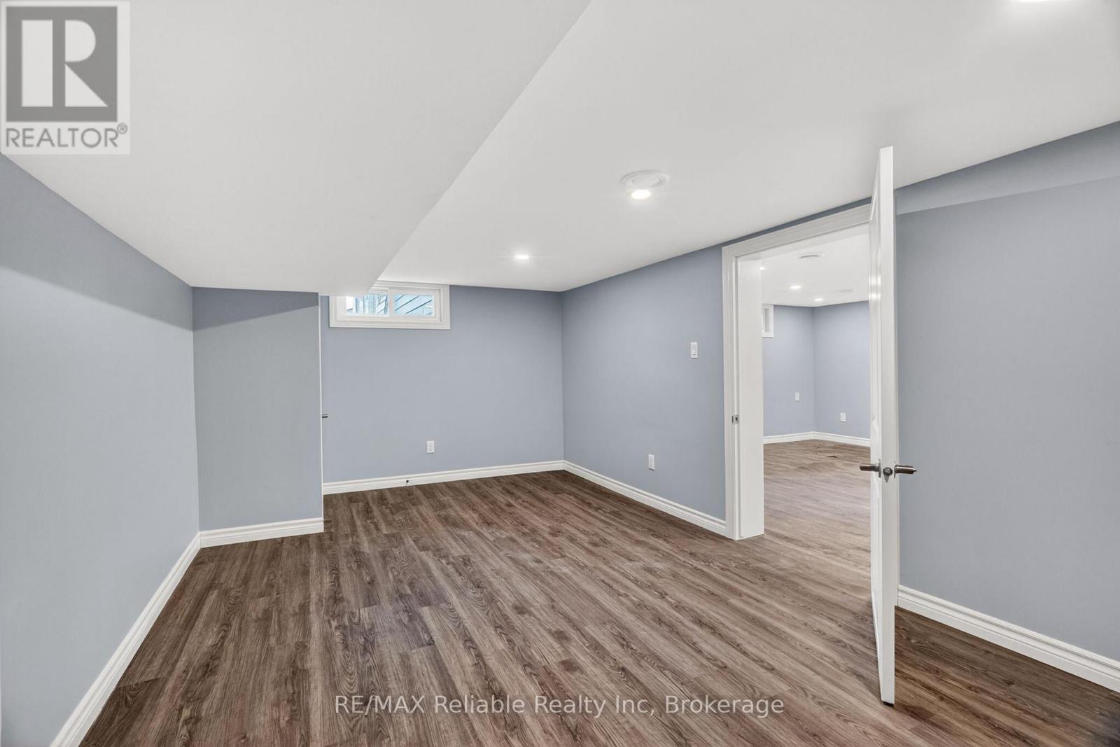 182 Jarvis Street S Property Photo 27