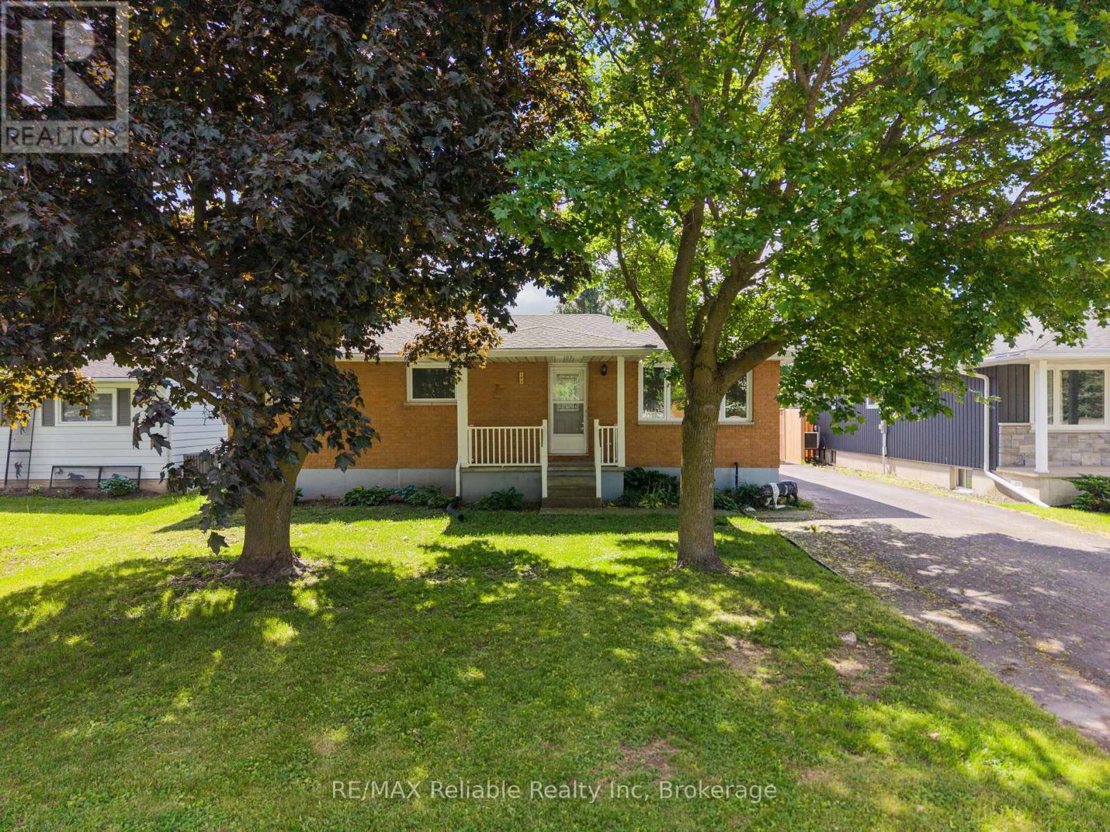 182 Jarvis Street S Property Photo 35