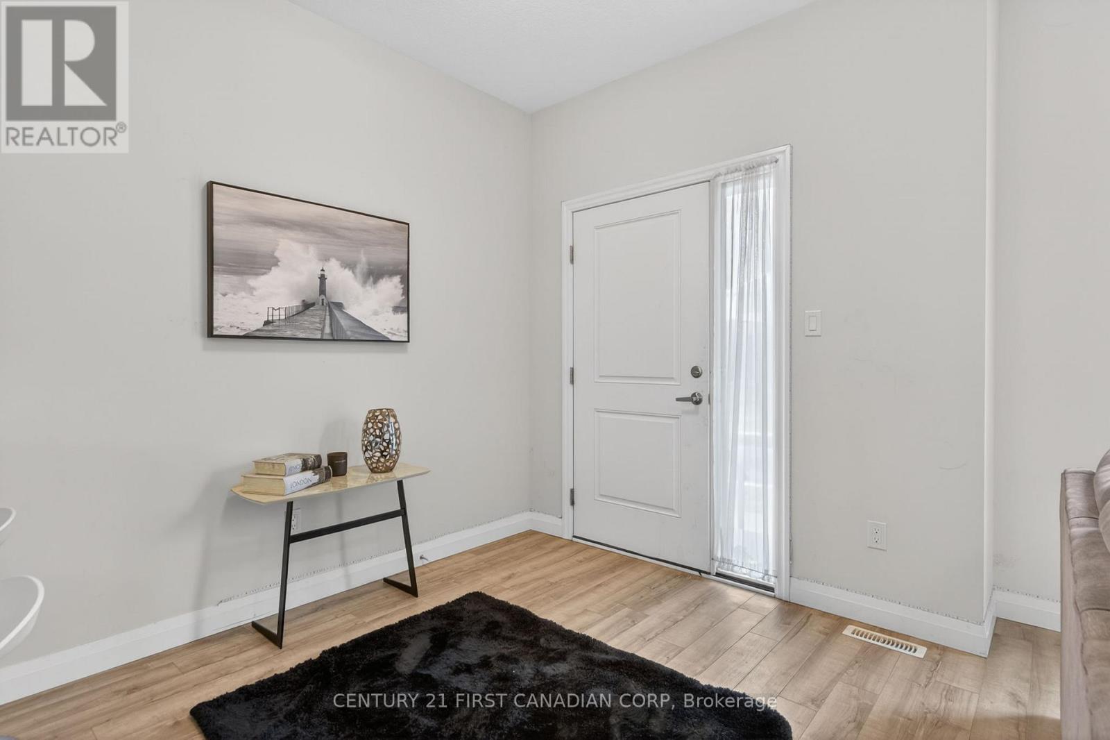 9 - 807 Kleinburg Drive Property Photo 3