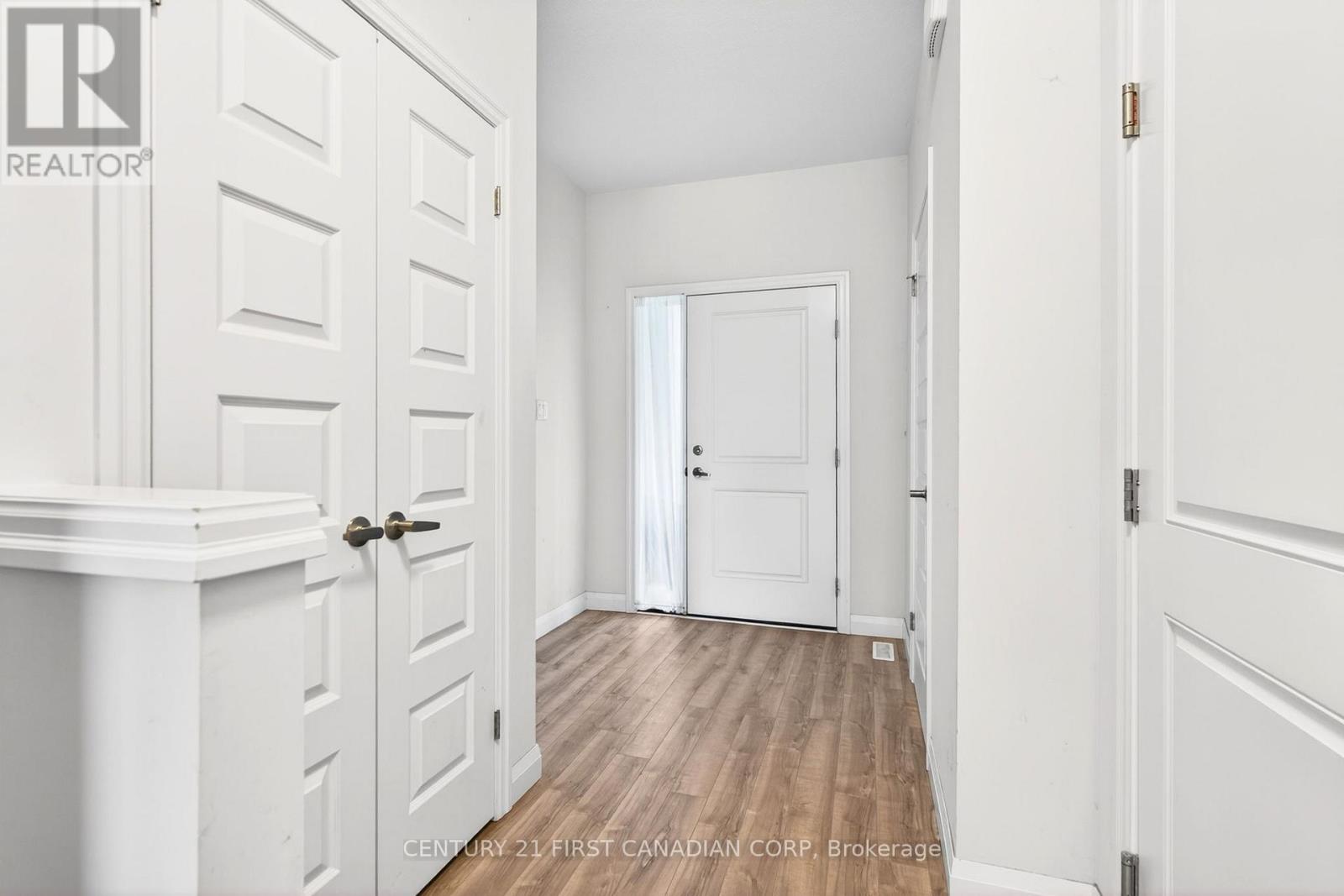 9 - 807 Kleinburg Drive Property Photo 11