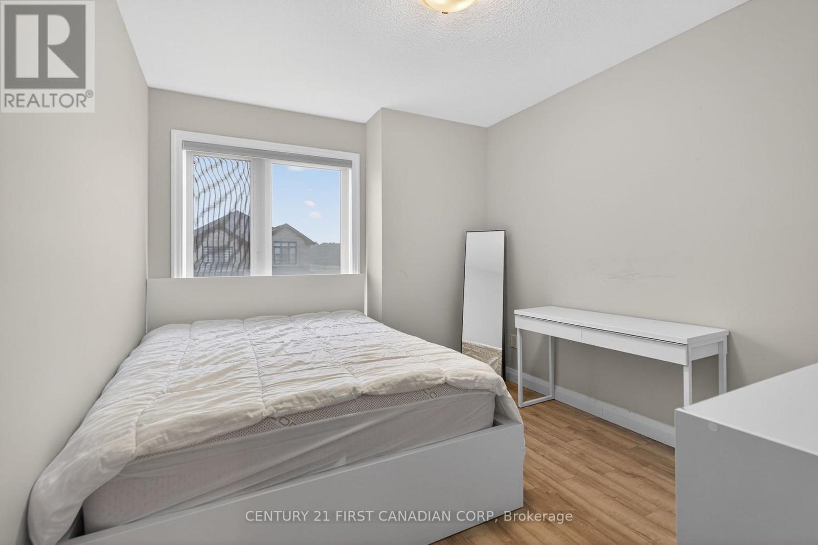 9 - 807 Kleinburg Drive Property Photo 12