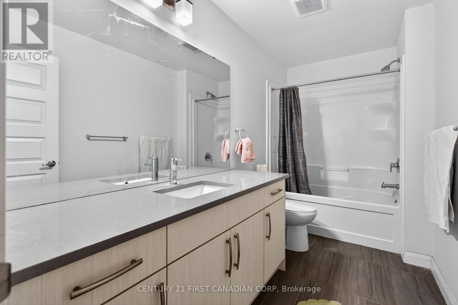 9 - 807 Kleinburg Drive Property Photo 14