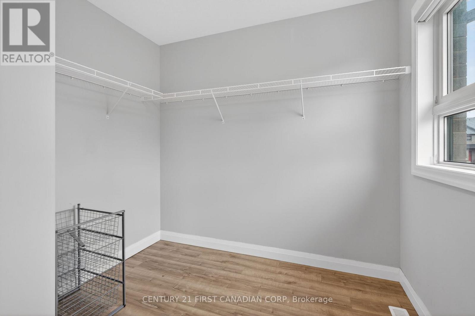 9 - 807 Kleinburg Drive Property Photo 18