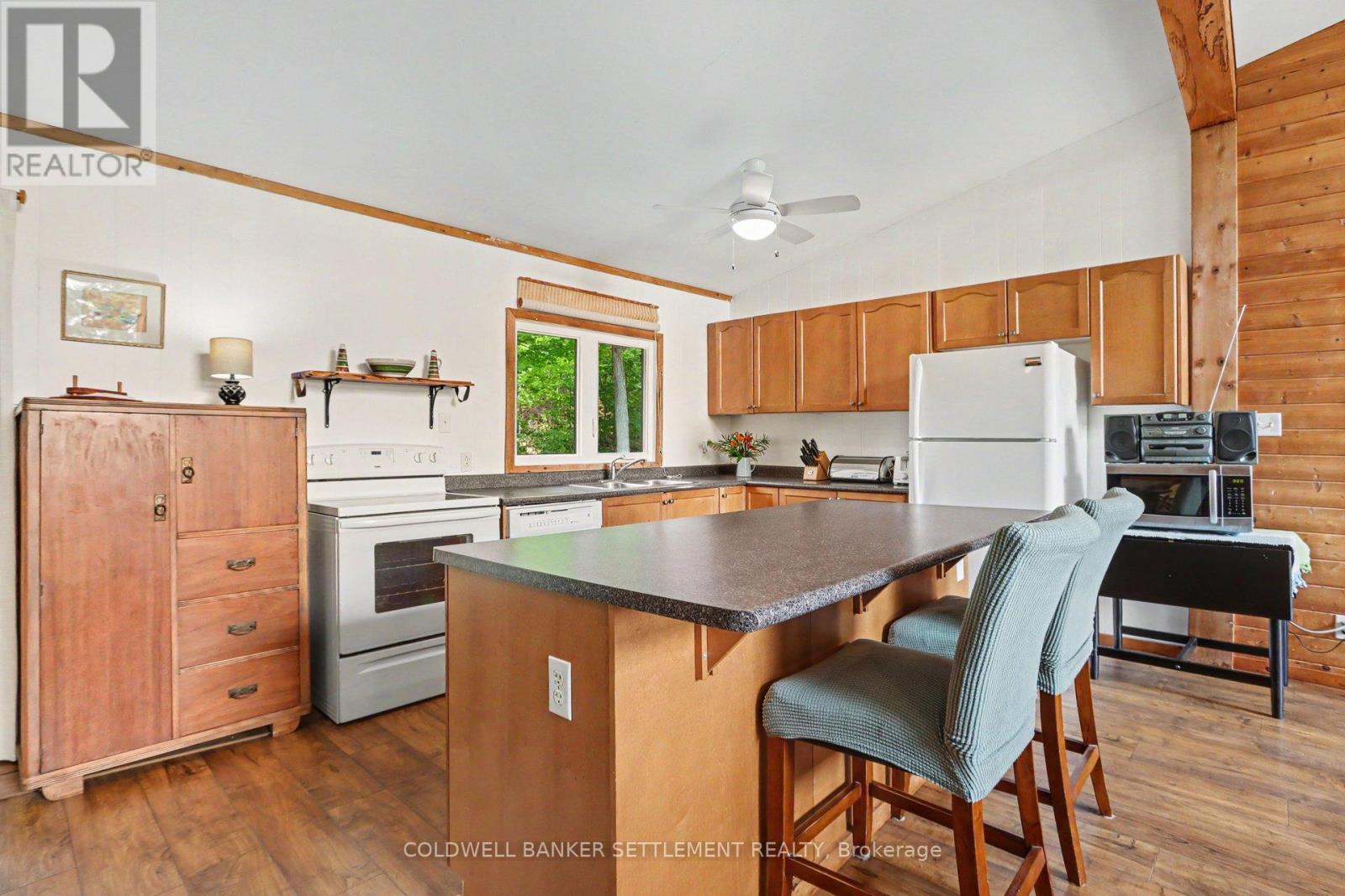 143 Horseshoe Bay Property Photo 16