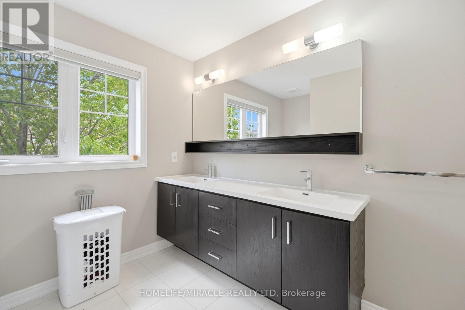 49 - 1890 Rymal Road E Property Photo 23