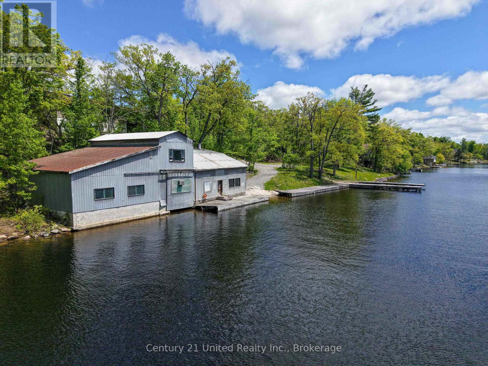 832 Northey's Bay Road Property Photo 2