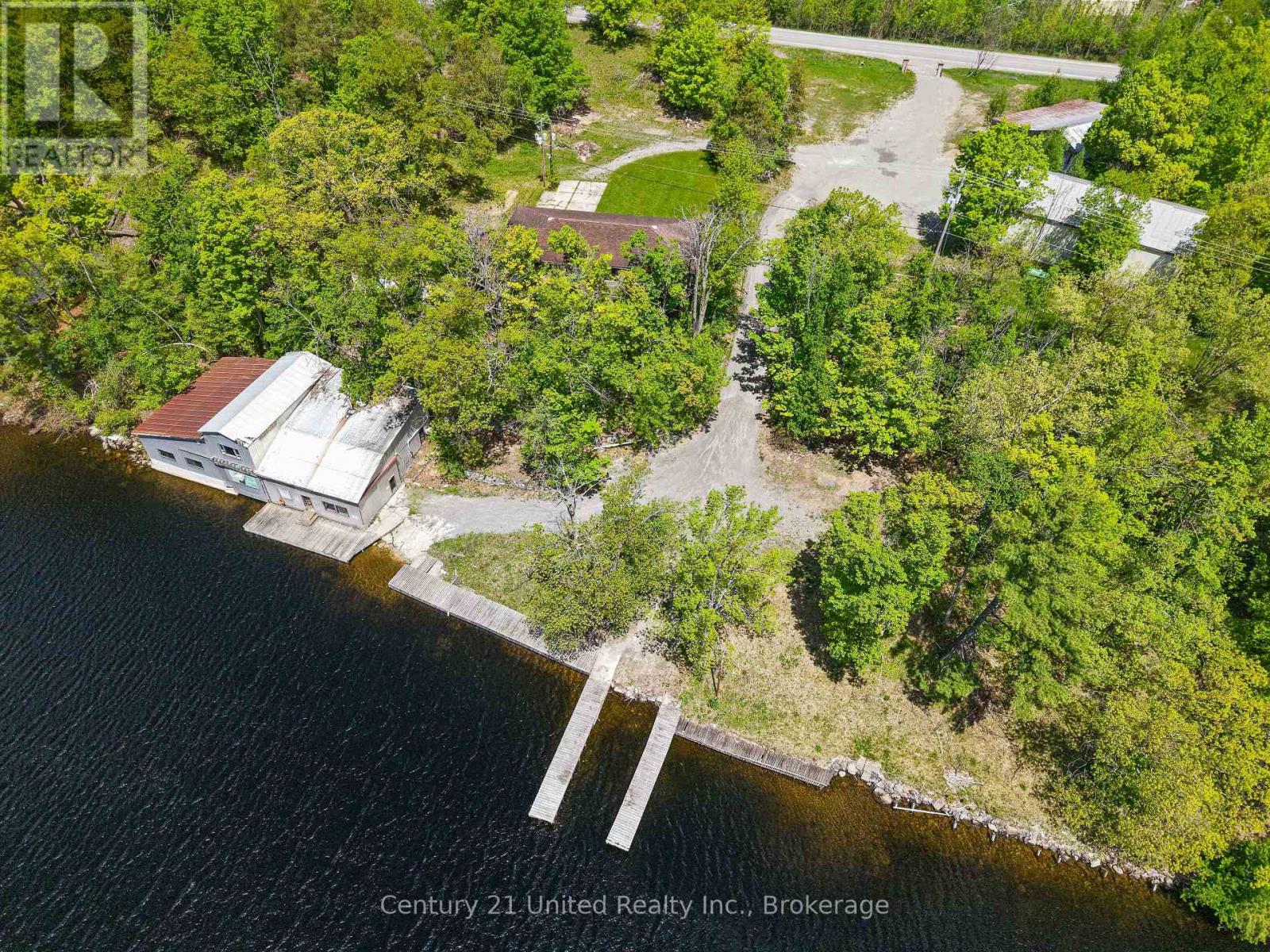 832 Northey's Bay Road Property Photo 3