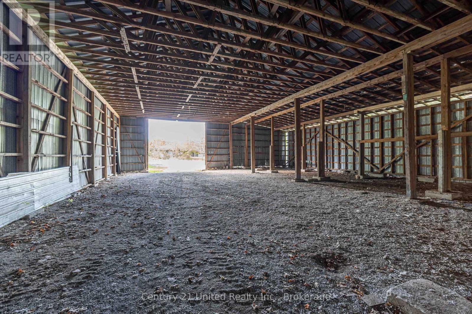 832 Northey's Bay Road Property Photo 18