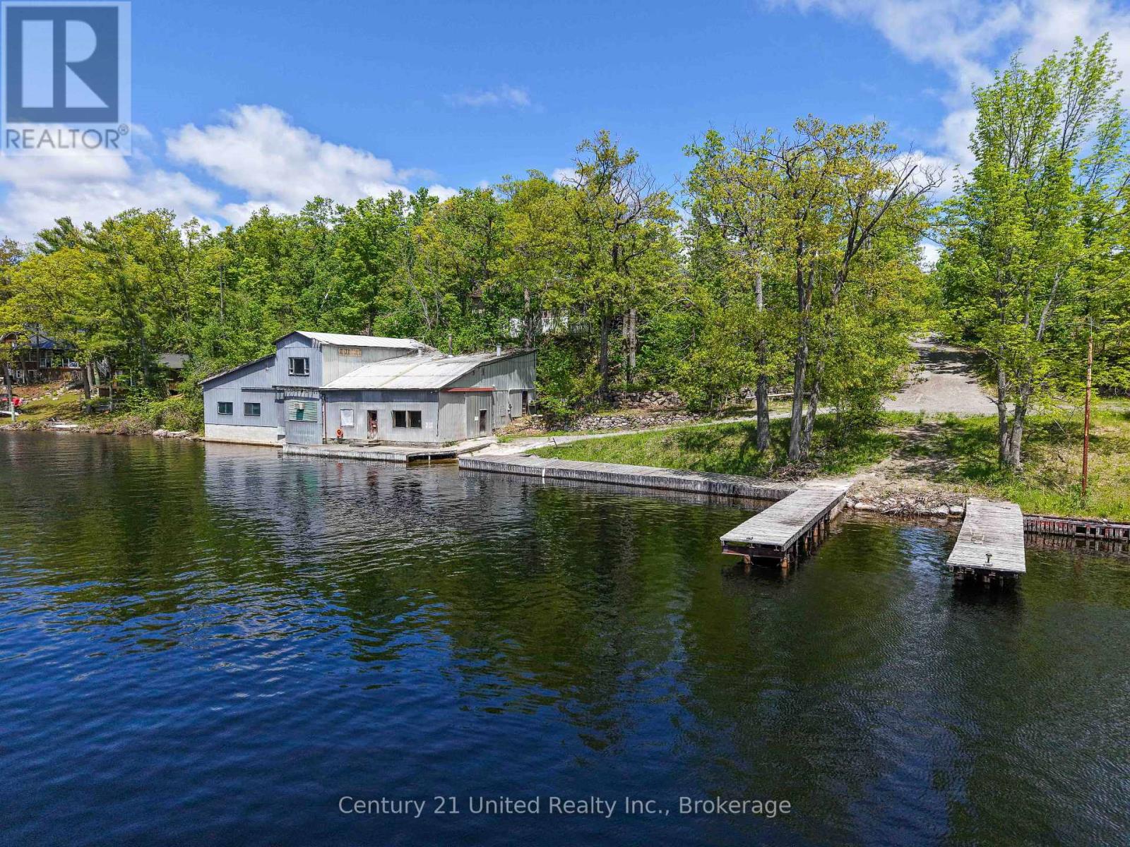 832 Northey's Bay Road Property Photo 1
