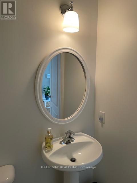 21 Fieldberry Private Property Photo 7