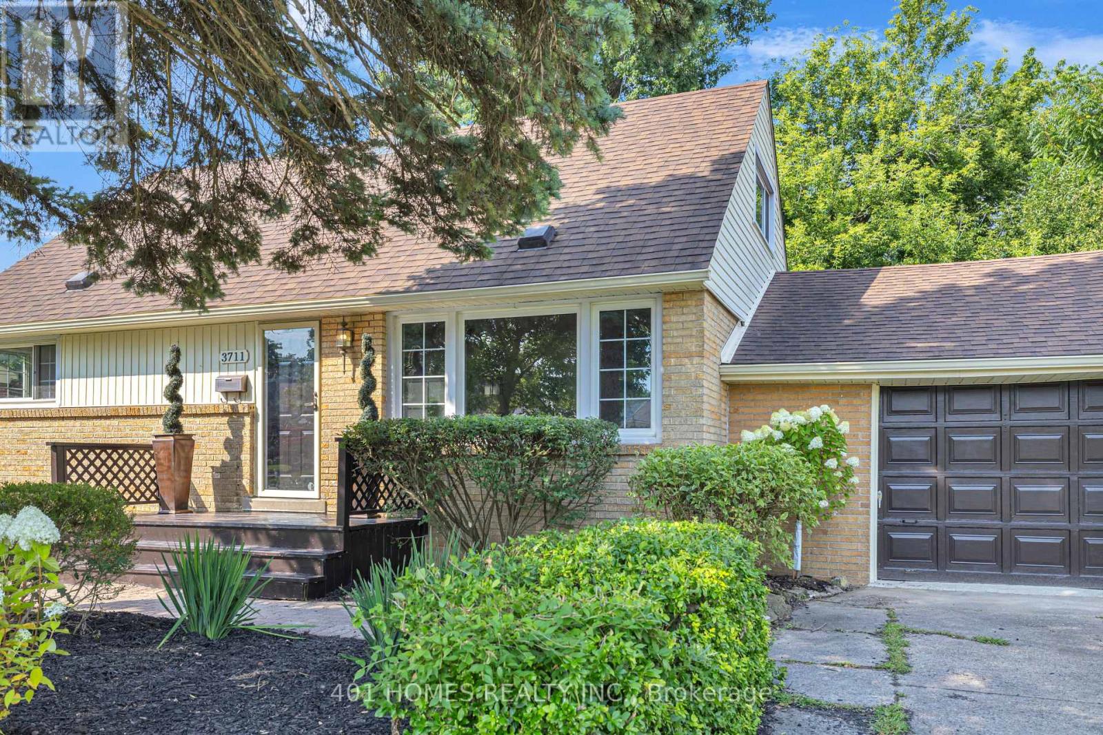 3711 DANDURAND BOULEVARD Property Photo 1