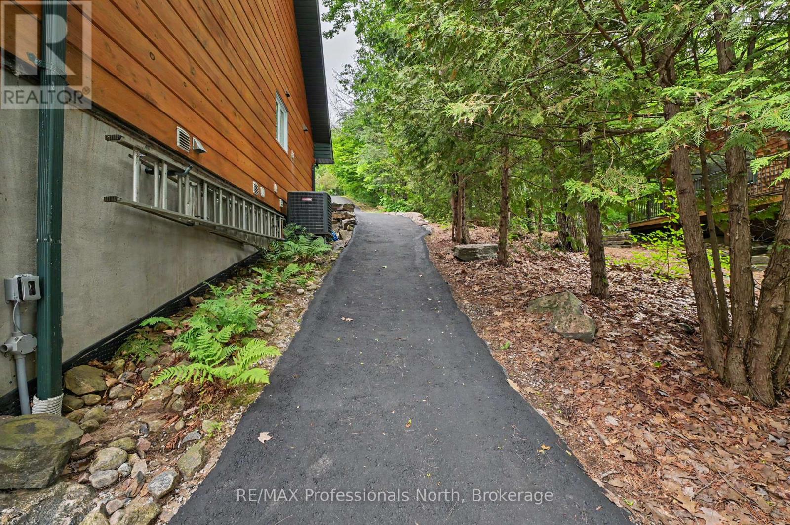 1015 Bluestone Lane Property Photo 45