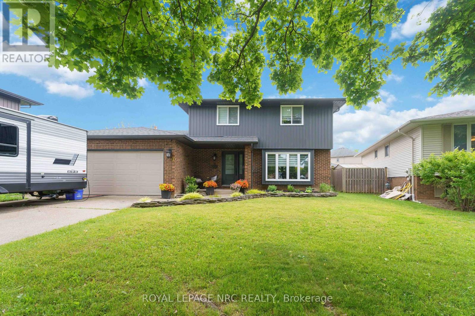 9 WOODGARDEN COURT