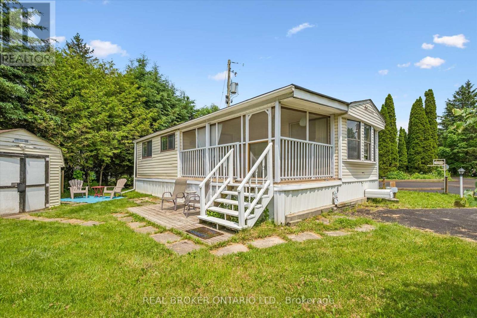 157 Cedar Crescent Property Photo 2