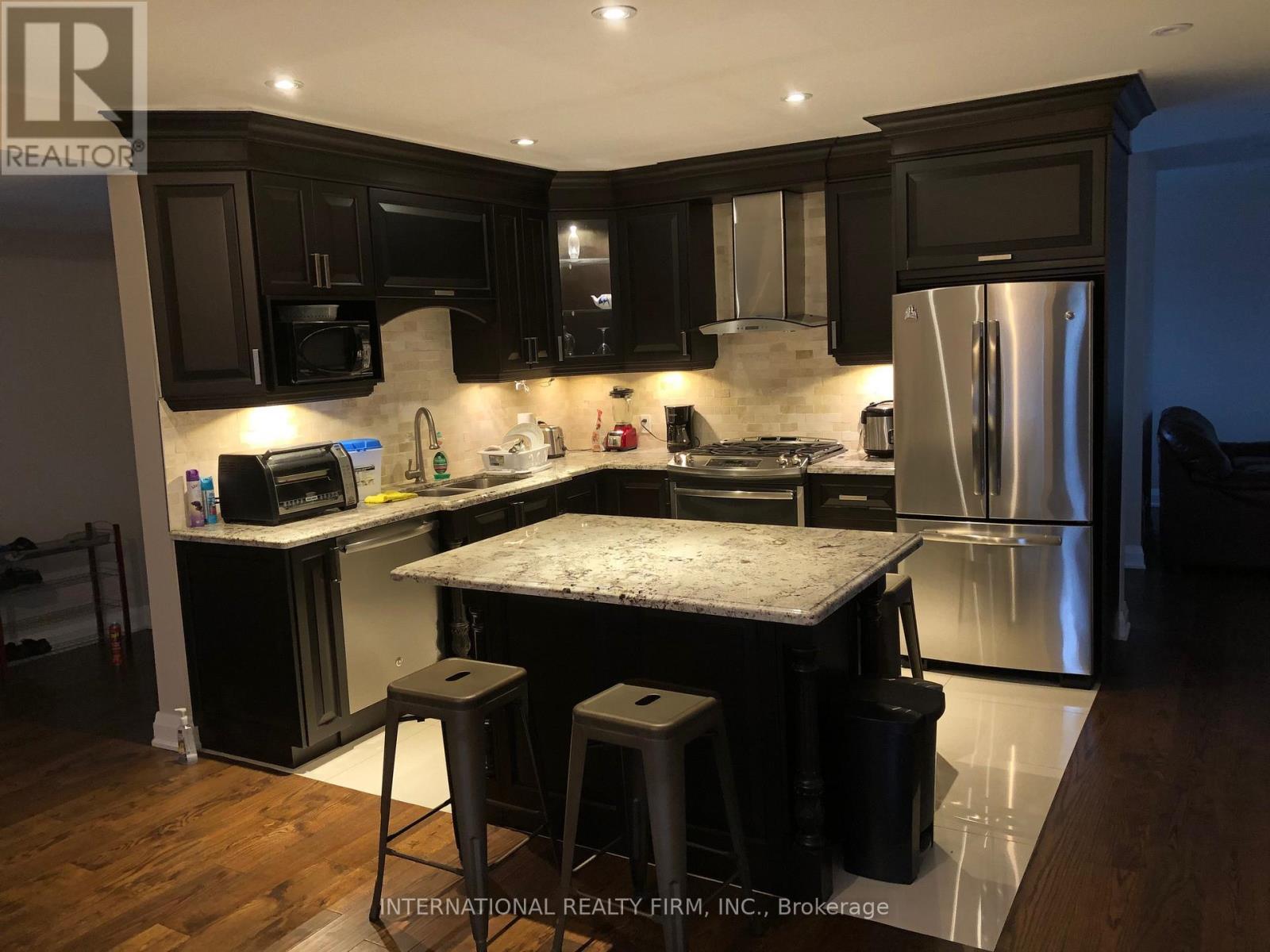 489 Kemp Road W Photo de la propriété 1