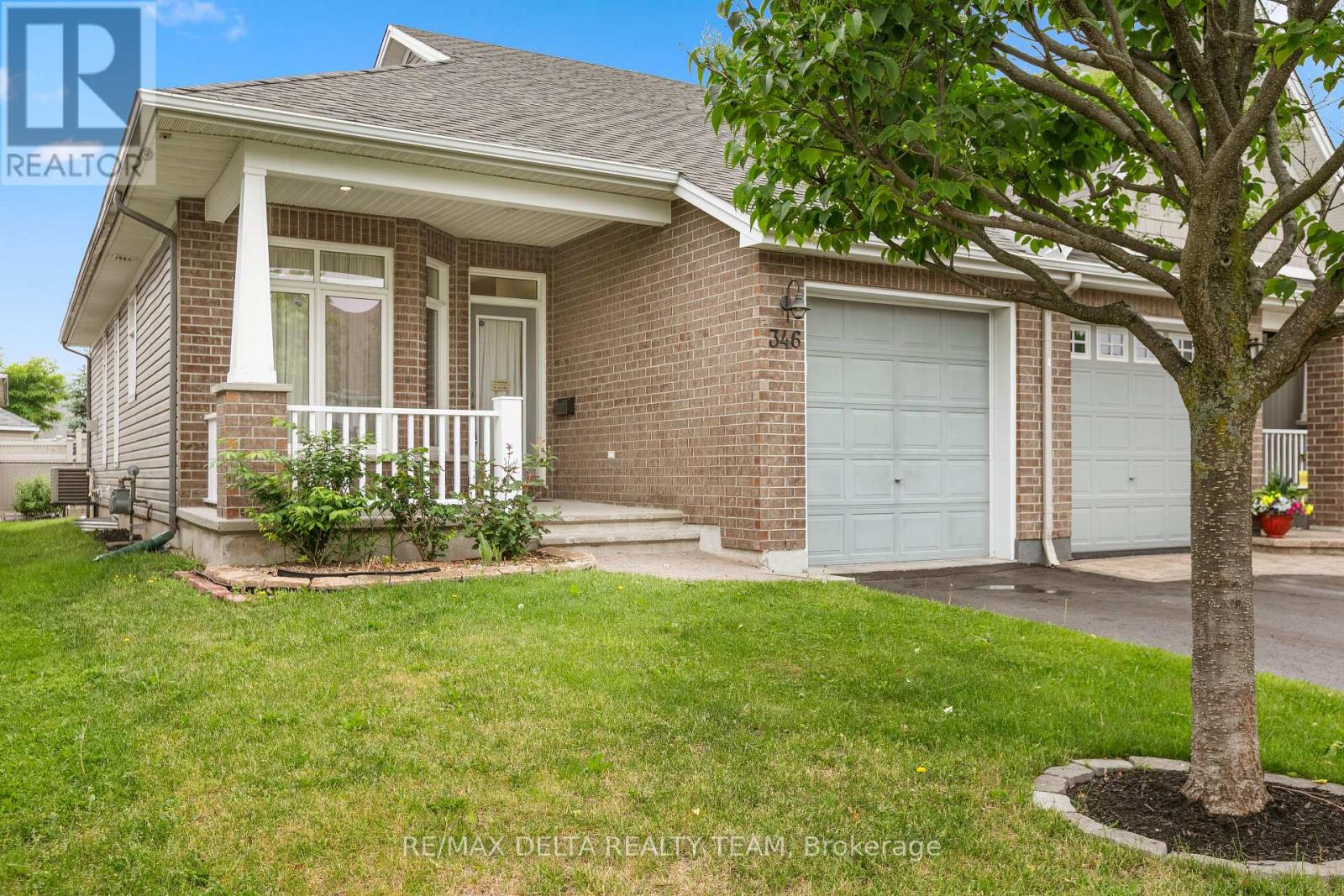 346 FARINCOURT CRESCENT