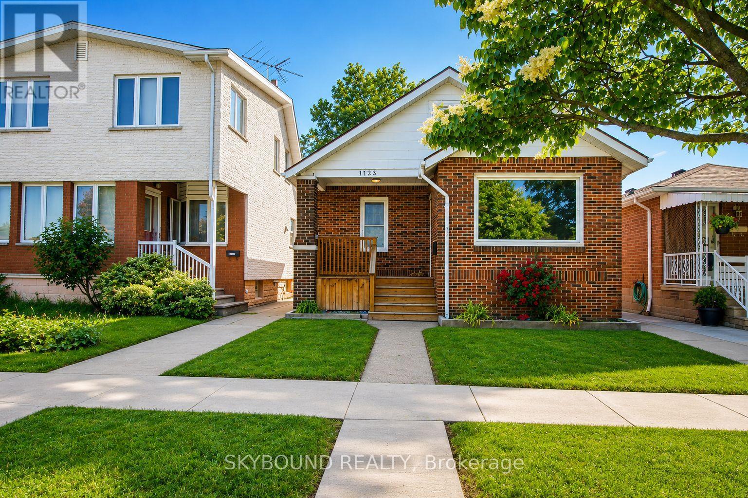 1723 Langlois Avenue Property Photo 2