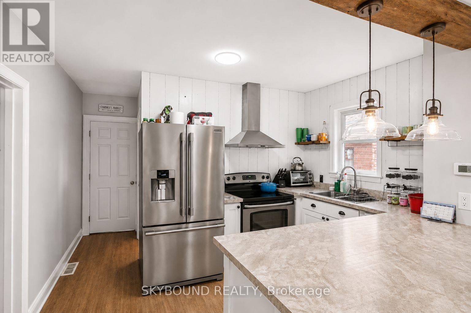 1723 Langlois Avenue Property Photo 7