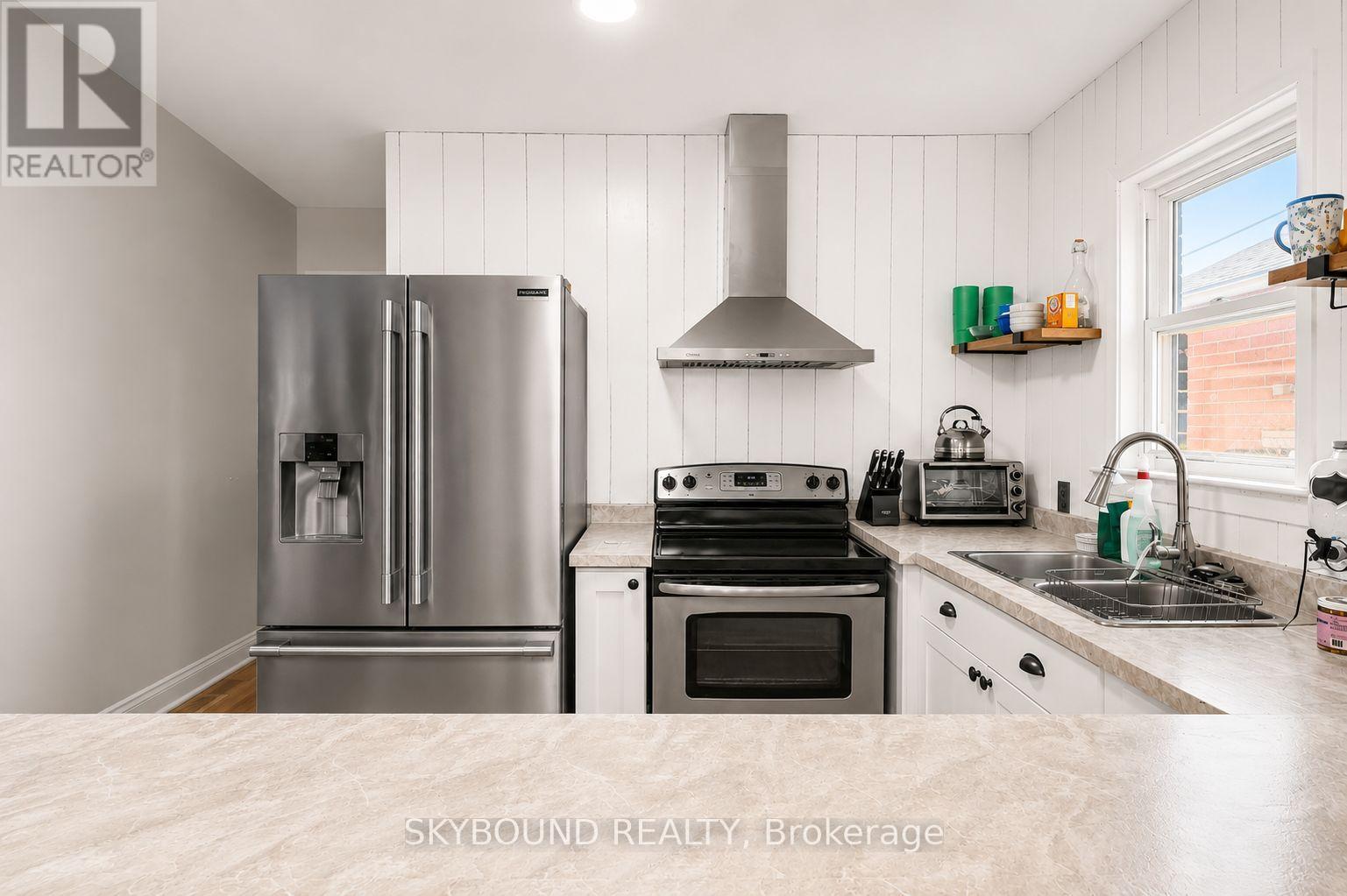 1723 Langlois Avenue Property Photo 8