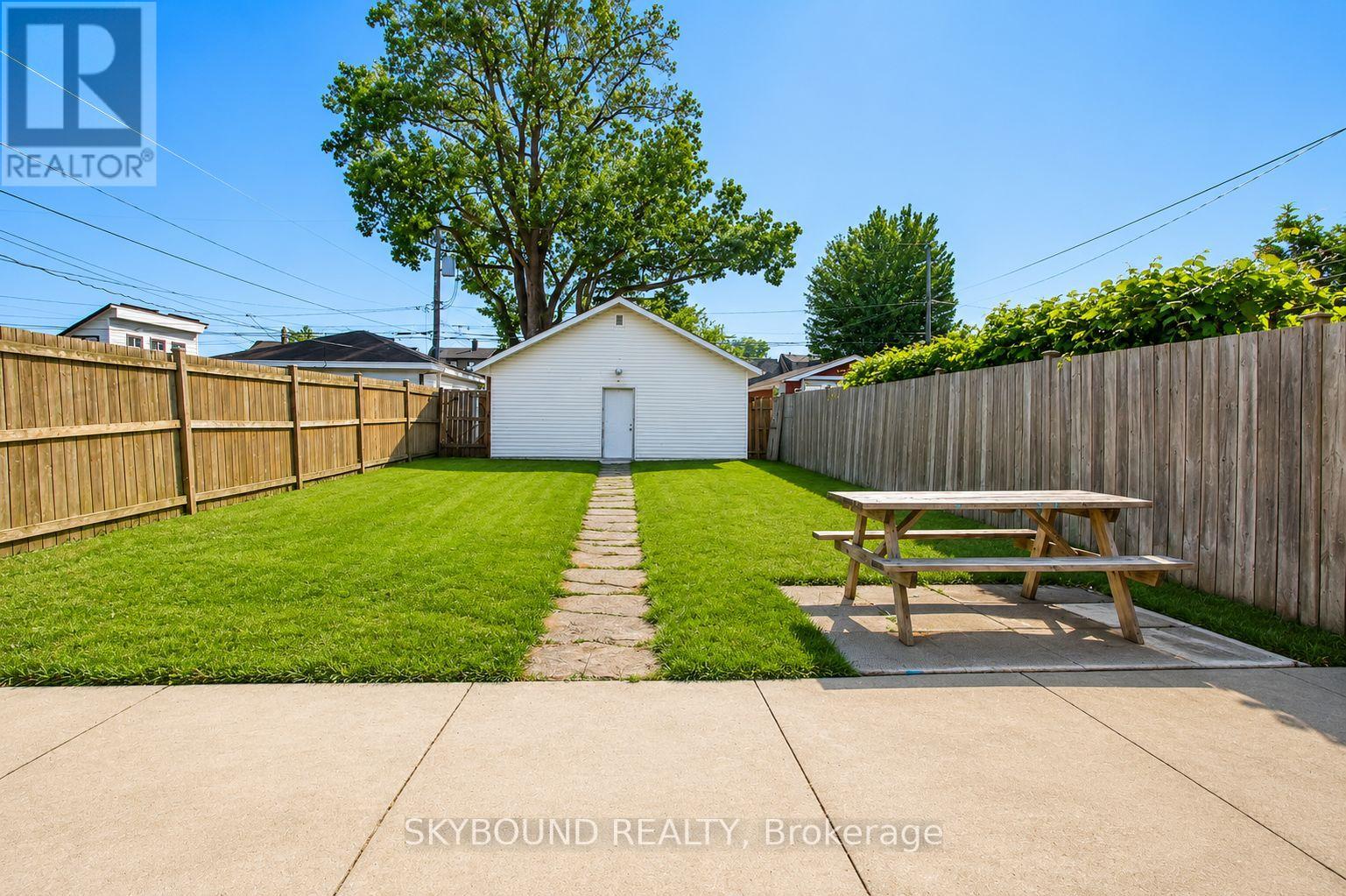 1723 Langlois Avenue Property Photo 18