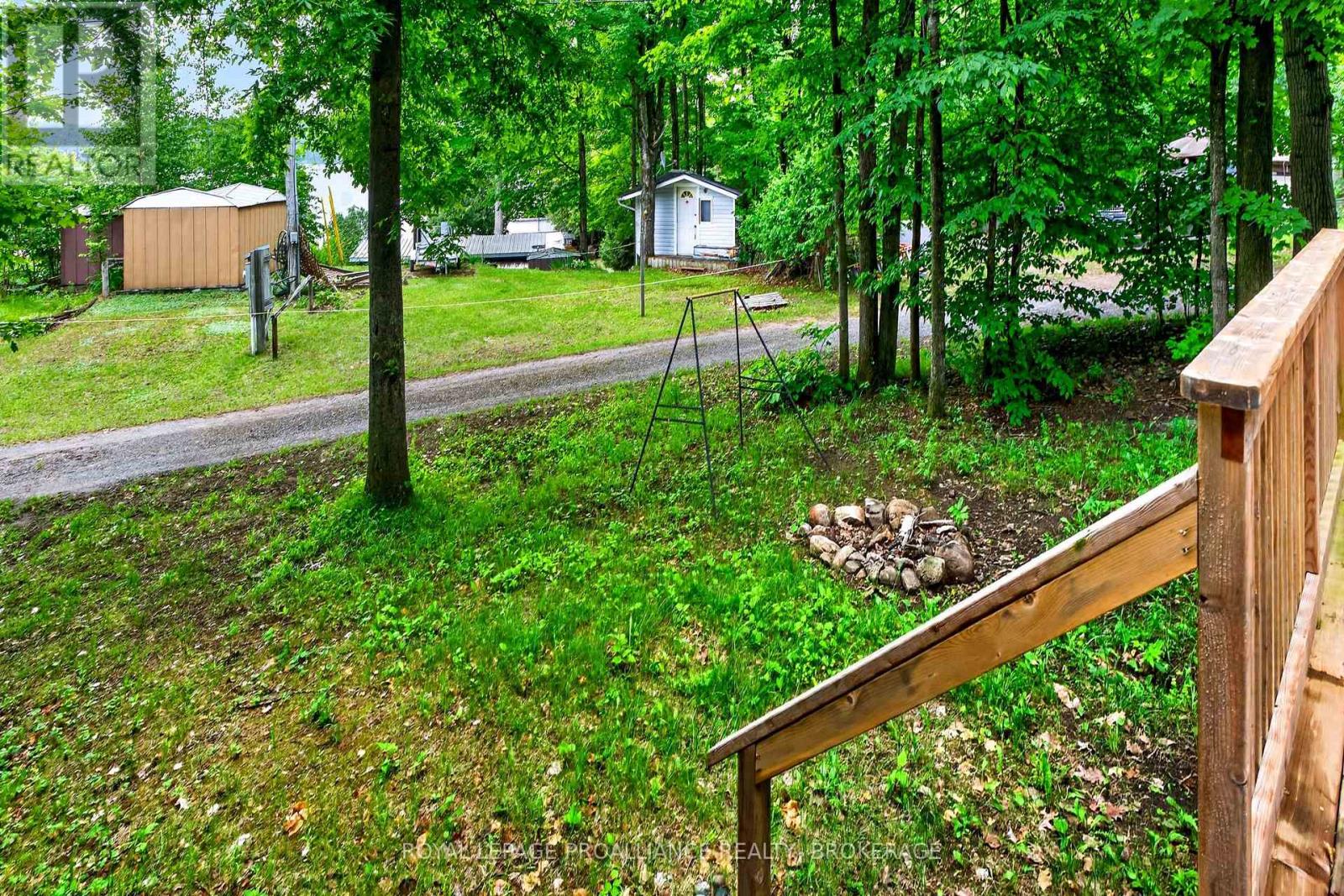 33 - 9 Glenford Lane Property Photo 26