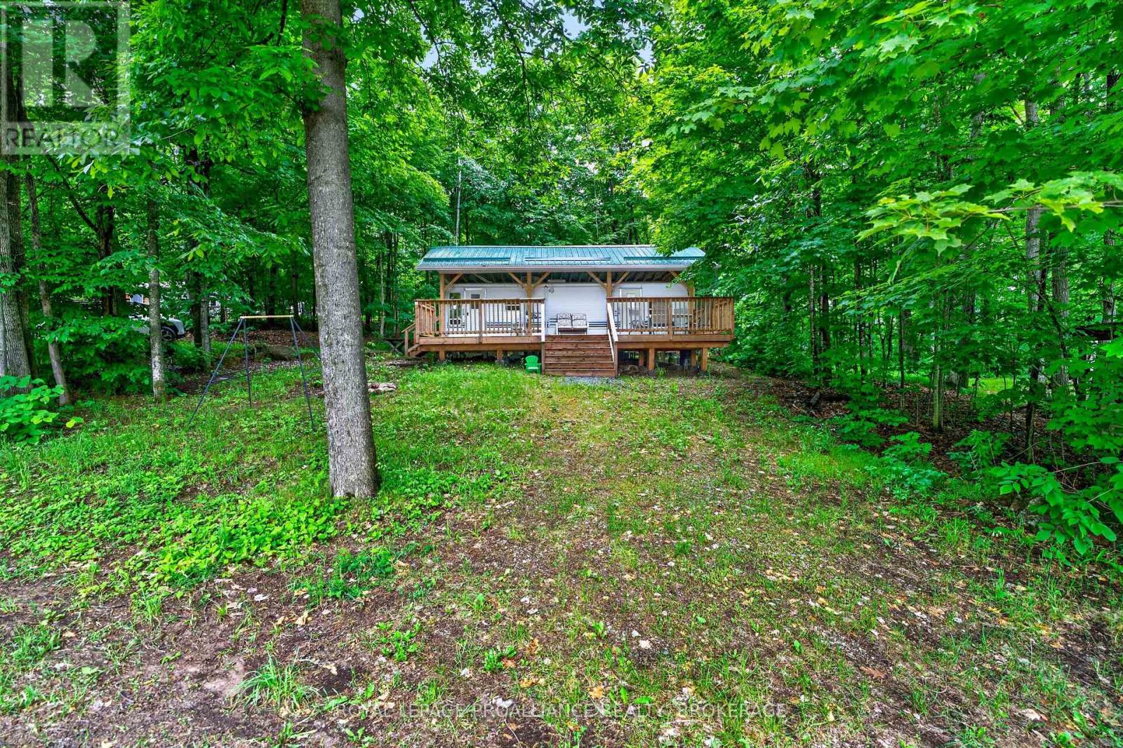 33 - 9 Glenford Lane Property Photo 46