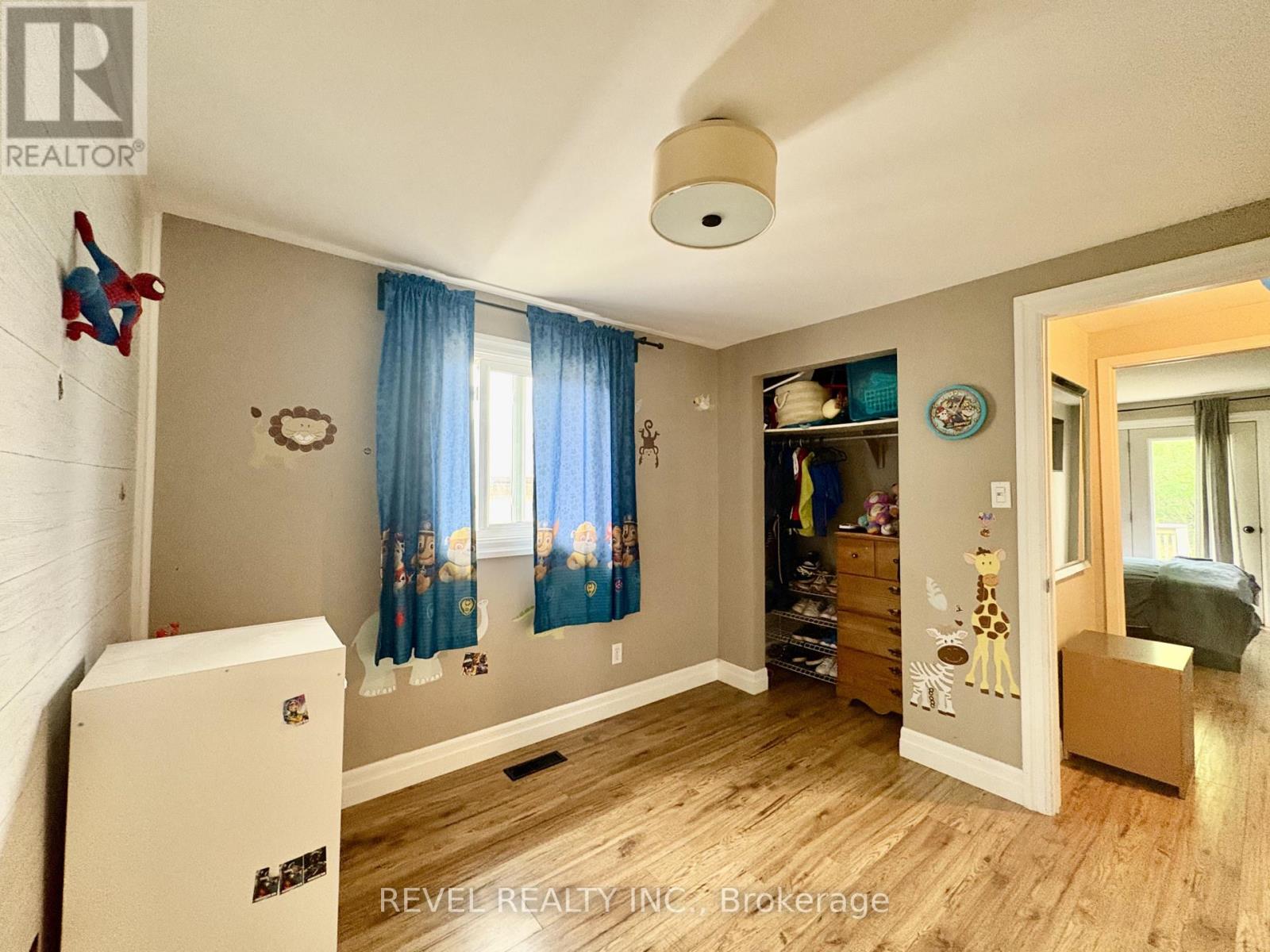229 Simon Street Property Photo 6