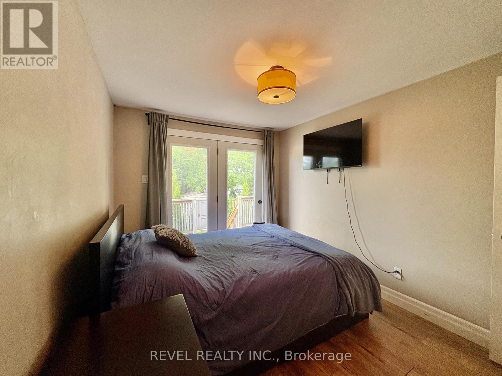 229 Simon Street Property Photo 7