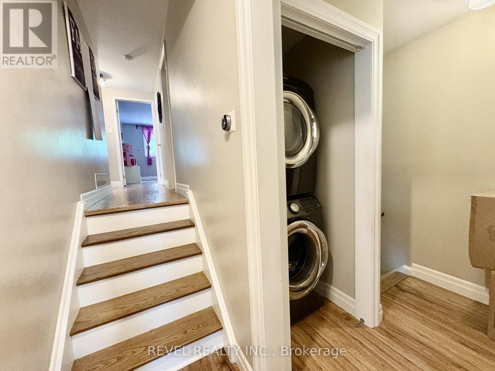 229 Simon Street Property Photo 8