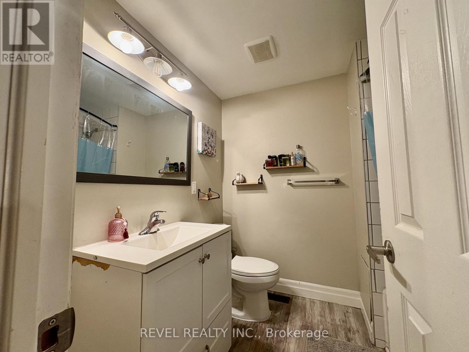 229 Simon Street Property Photo 9