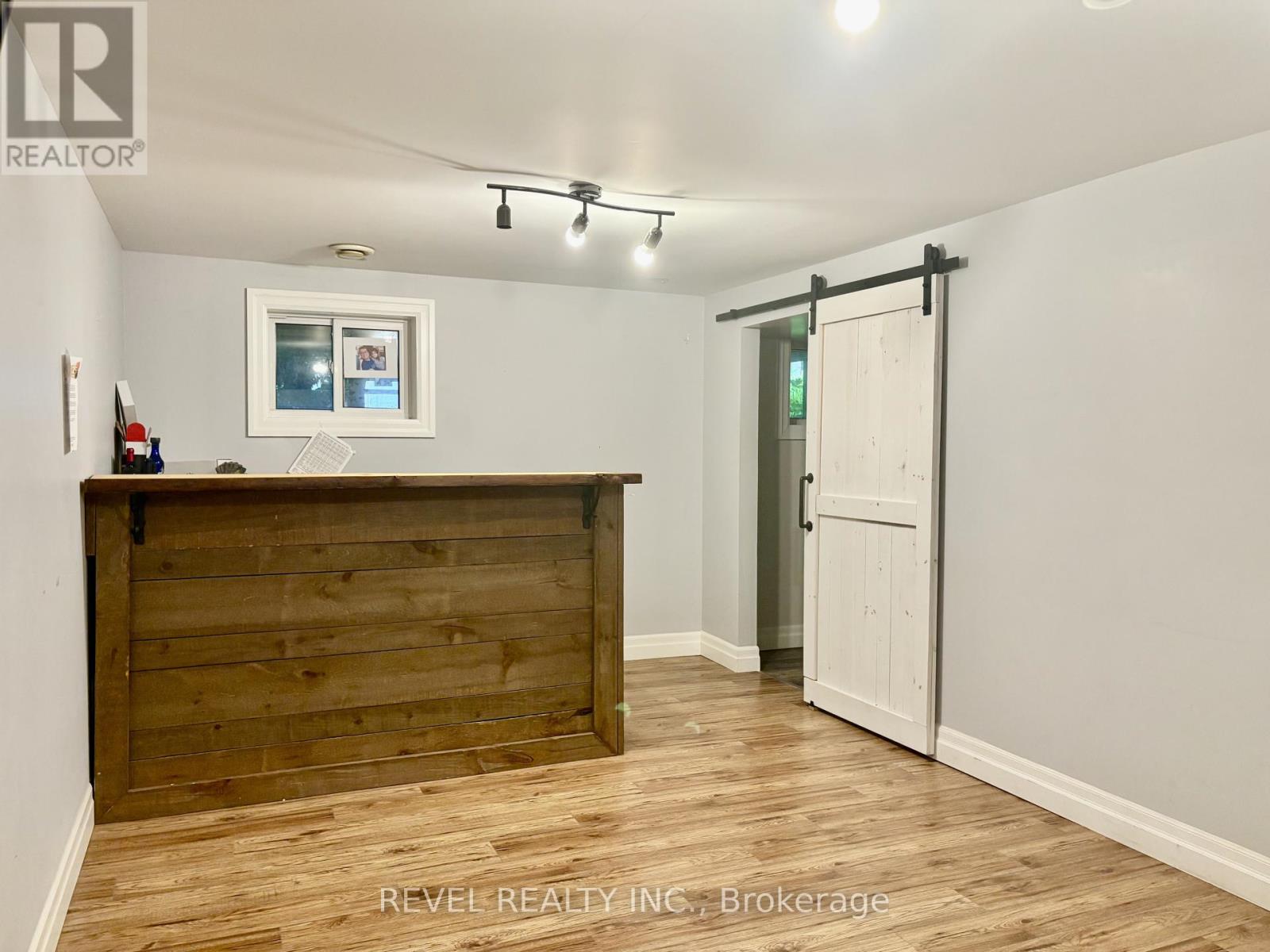 229 Simon Street Property Photo 10