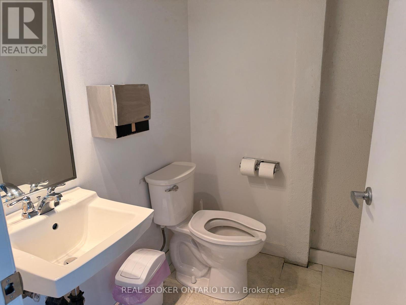 219 King Street Property Photo 11