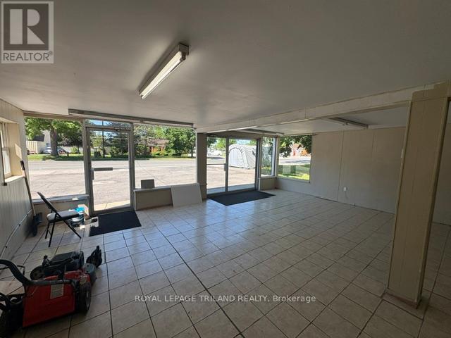 393 Talbot Street E Property Photo 3