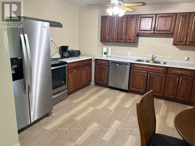 393 Talbot Street E Property Photo 10