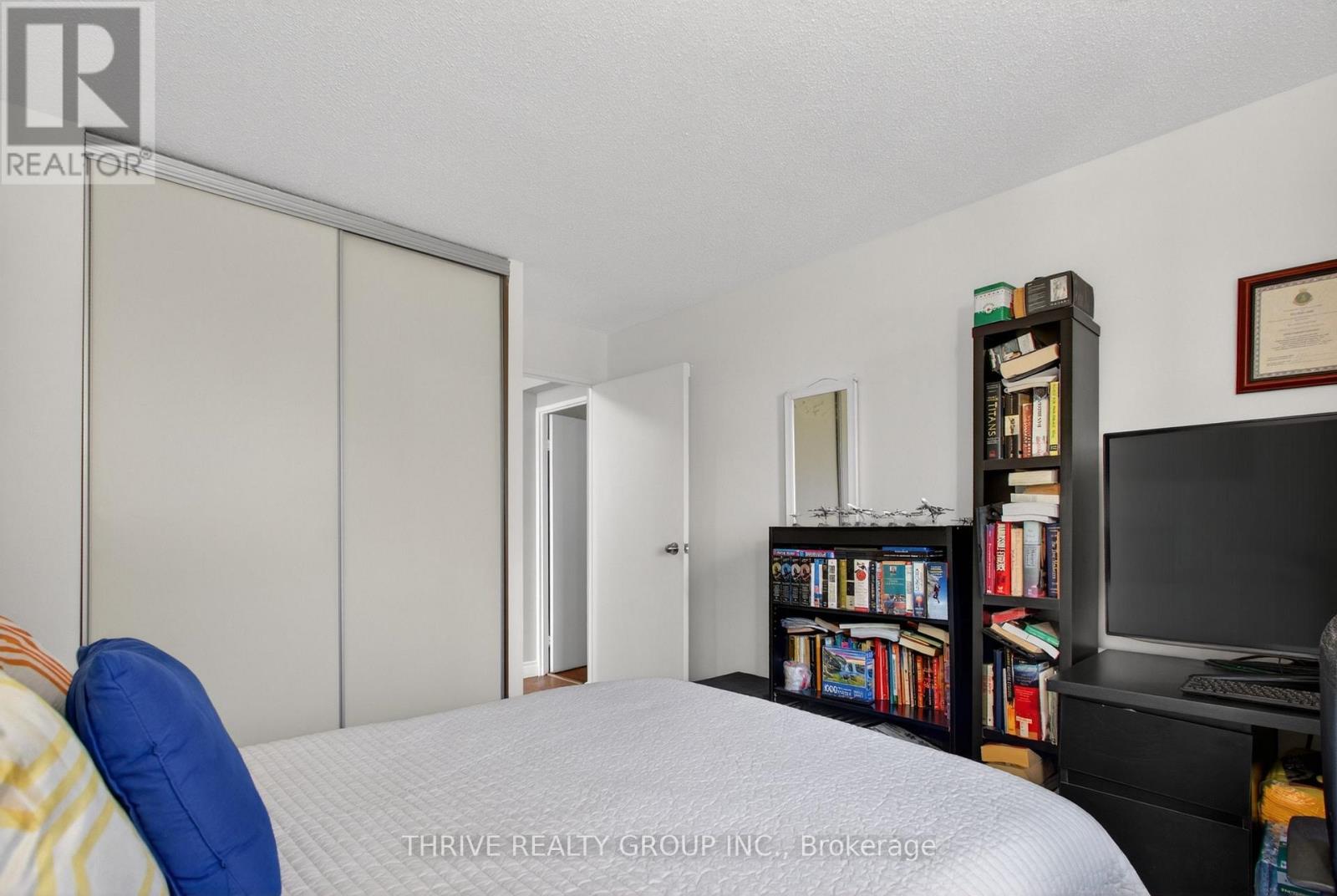 401 - 75 Huxley Street Property Photo 8