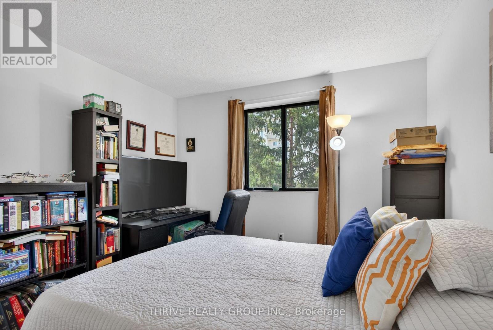 401 - 75 Huxley Street Property Photo 9