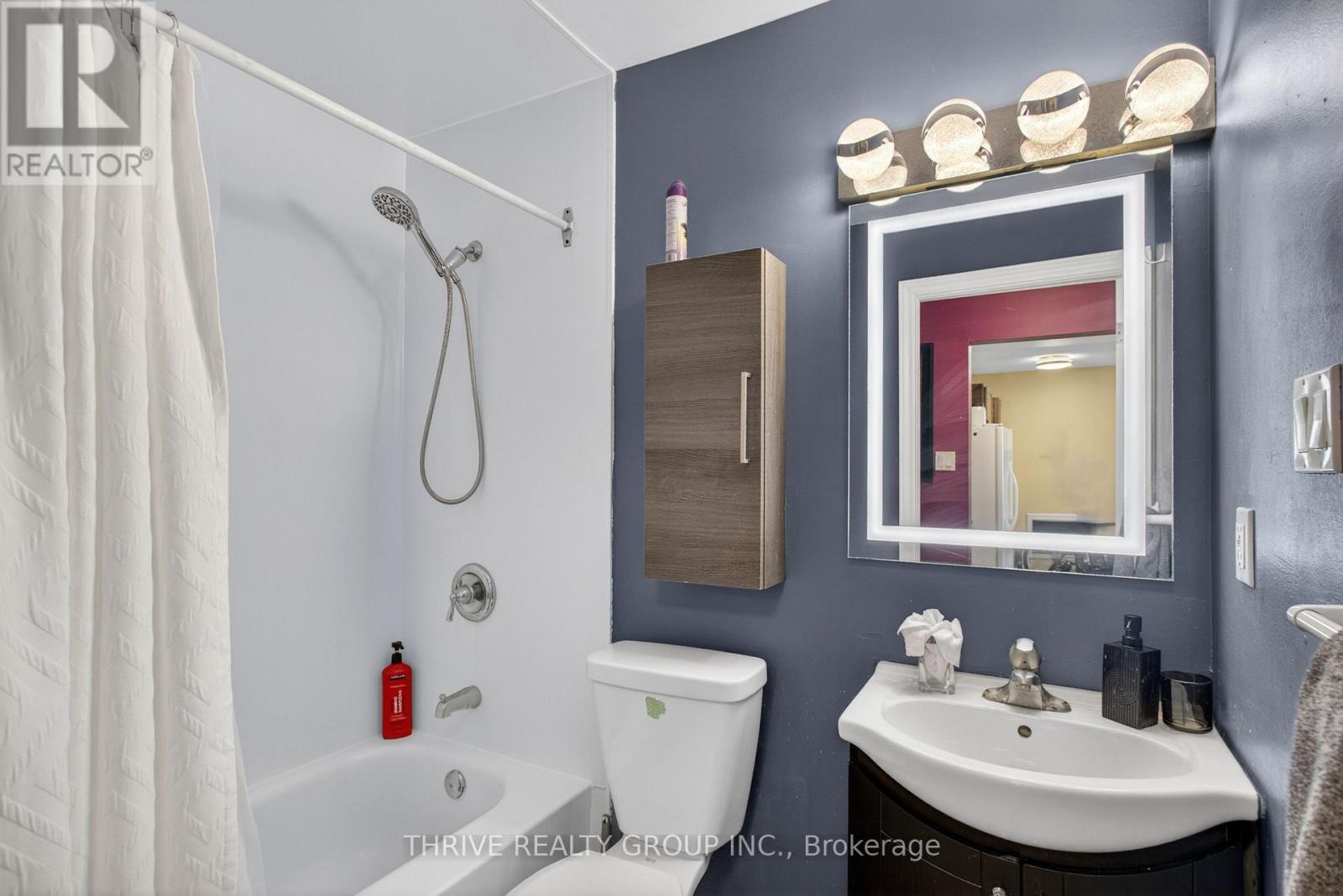 401 - 75 Huxley Street Property Photo 11